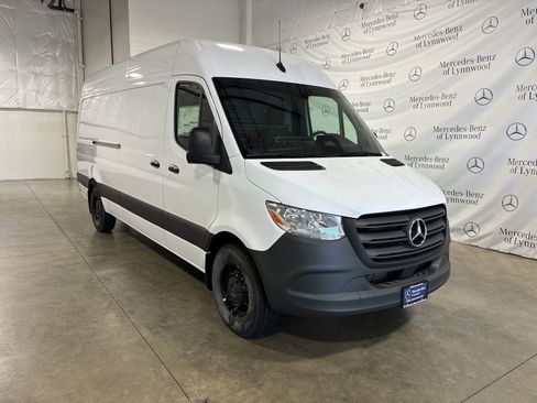 New 2025 Mercedes-Benz Sprinter 2500 image 2