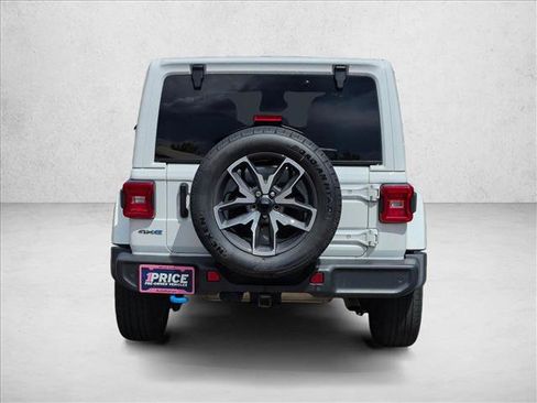 Used 2024 Jeep Wrangler Unlimited w/ Convenience Group AWD/4WD image 7