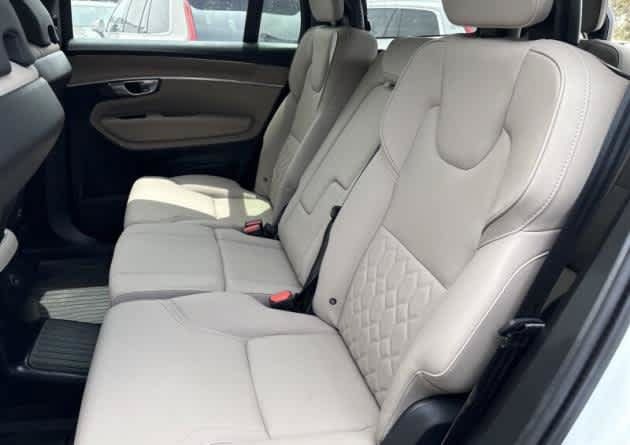 Used 2025 Volvo XC90 T8 Plus w/ Protection Package Premier AWD/4WD image 6