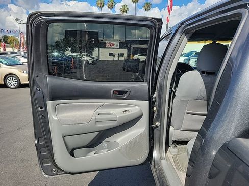 Used 2009 Toyota Tacoma PreRunner image 12