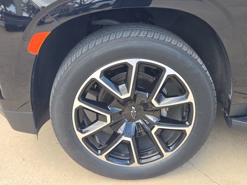 Used 2023 Chevrolet Tahoe RST w/ Luxury Package RWD image 19