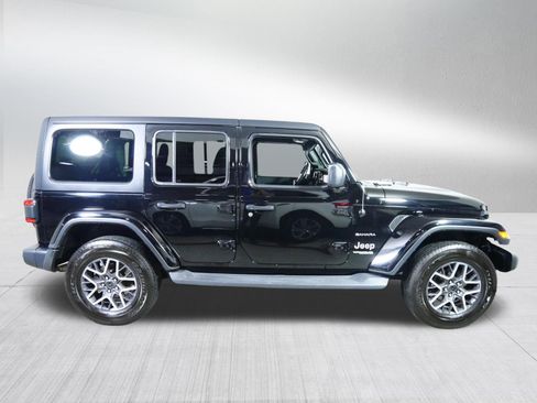 Used 2019 Jeep Wrangler Unlimited Sahara w/ Safety Group AWD/4WD image 8