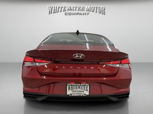 Used 2023 Hyundai Elantra SEL w/ Convenience Package image 3