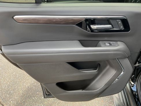 Used 2025 Chevrolet Tahoe LT AWD/4WD image 14