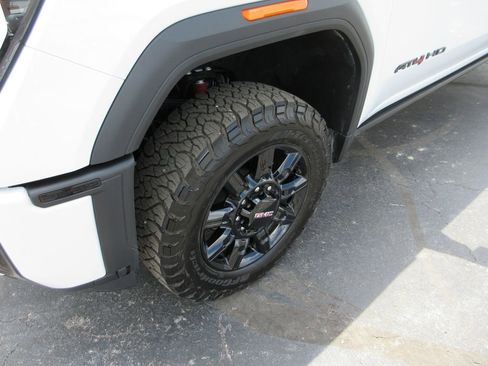 Certified 2026 GMC Sierra 2500 AT4 w/ AT4 Premium Plus Package AWD/4WD image 15