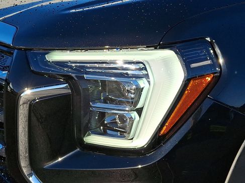 Certified 2025 GMC Terrain Elevation AWD/4WD image 9