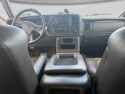 Used 2004 GMC Sierra 1500 SLT w/ Light Duty Power Package AWD/4WD image 25