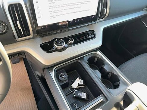 New 2025 Ford Expedition Active image 21