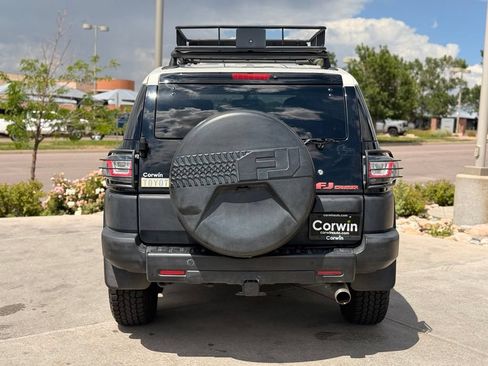 Used 2014 Toyota FJ Cruiser 4WD w/ Upgrade Package image 8