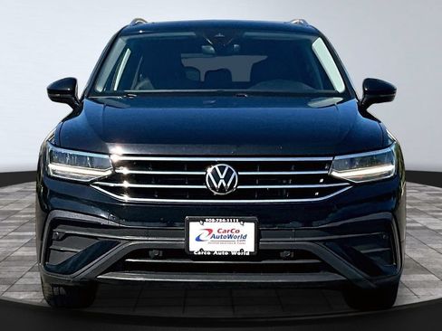 Used 2023 Volkswagen Tiguan SE w/ Panoramic Sunroof Package AWD/4WD image 2