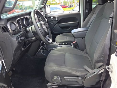 Used 2022 Jeep Wrangler Sport AWD/4WD image 3