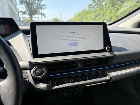 Used 2024 Toyota Prius XLE AWD/4WD image 8