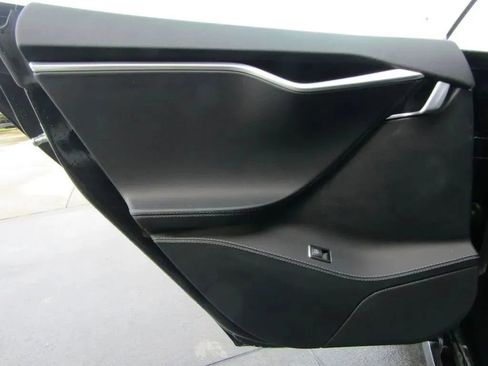 Used 2015 Tesla Model S 85D image 49