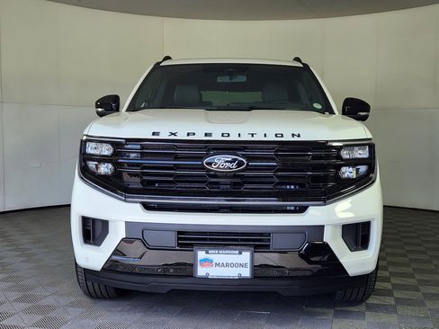 New 2026 Ford Expedition Platinum w/ Stealth Appearance Package AWD/4WD image 2