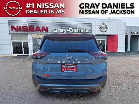 Used 2023 Nissan Rogue SL w/ SL Premium Package FWD image 6