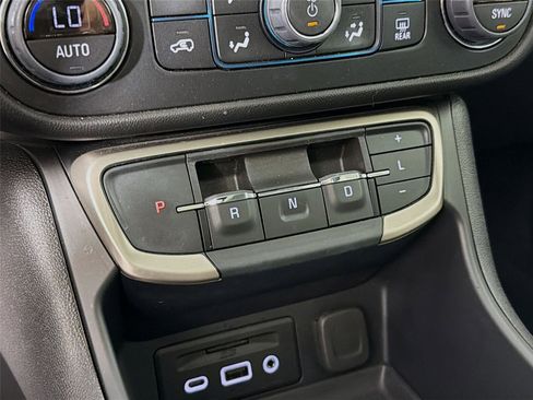 Used 2024 GMC Terrain Denali w/ Black Diamond Edition AWD/4WD image 19