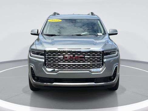 Used 2023 GMC Acadia Denali w/ Denali Technology Package FWD image 2
