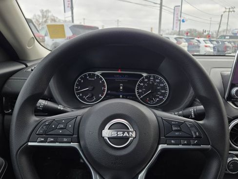 Used 2025 Nissan Sentra SV image 30