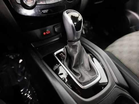 Used 2021 Nissan Rogue Sport SV image 28