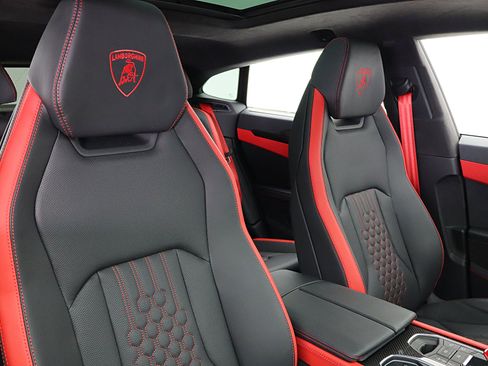 Used 2025 Lamborghini Urus SE AWD/4WD image 27