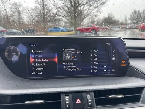 Used 2021 Lexus ES 300h w/ Accessory Package image 25