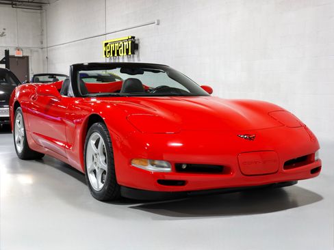 Used 2004 Chevrolet Corvette Convertible w/ Preferred Equipment Group RWD image 51