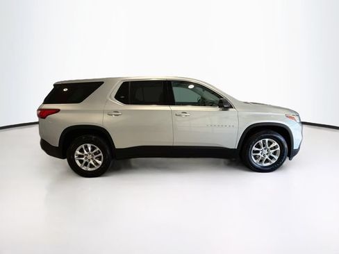 Used 2021 Chevrolet Traverse LS FWD image 8
