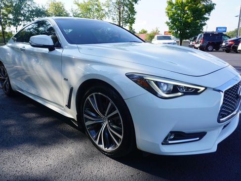 Used 2017 INFINITI Q60 2.0t w/ Moonroof Package AWD/4WD image 5