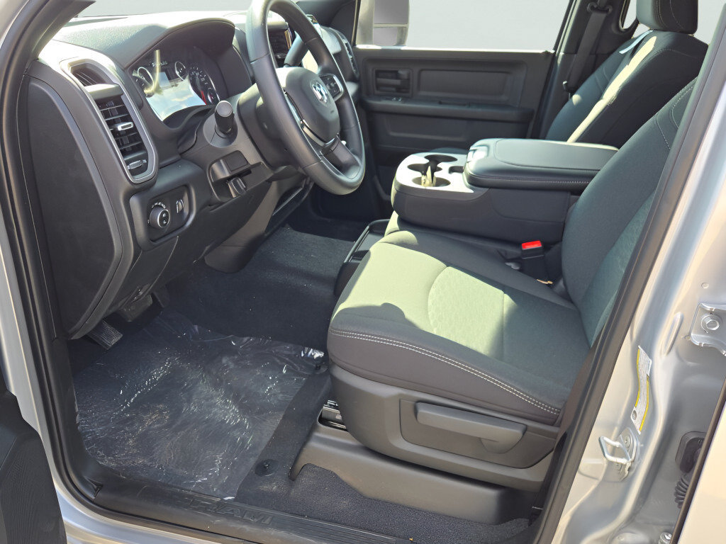 New 2026 RAM 3500 Tradesman AWD/4WD image 27