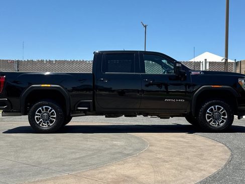Certified 2022 GMC Sierra 2500 AT4 w/ AT4 Preferred Package AWD/4WD image 3