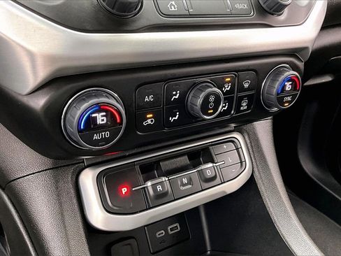 Used 2023 GMC Acadia SLE w/ Driver Convenience Package image 32