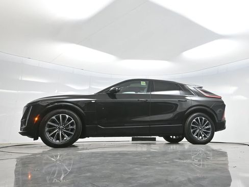 Used 2025 Cadillac Lyriq Sport AWD/4WD image 6