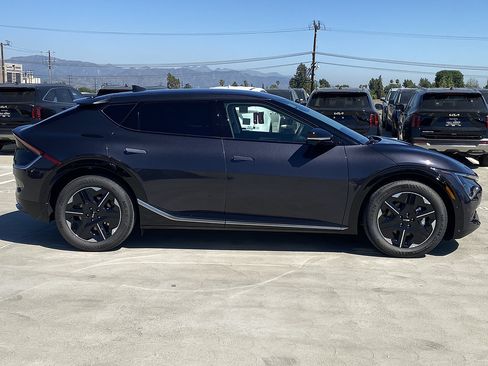 New 2026 Kia EV6 Wind RWD image 2