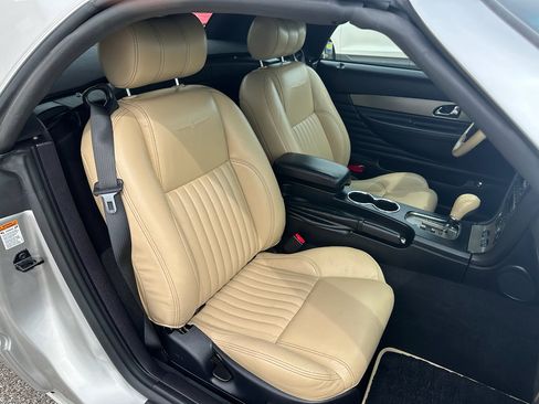 Used 2004 Ford Thunderbird RWD image 15