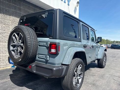 Used 2024 Jeep Wrangler Unlimited AWD/4WD image 5