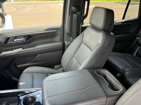 Used 2025 Chevrolet Tahoe LT AWD/4WD image 10