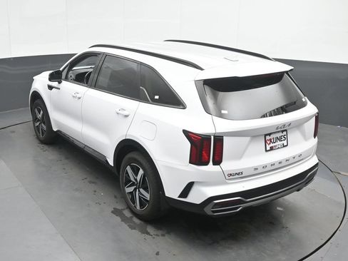 Used 2022 Kia Sorento S FWD image 39