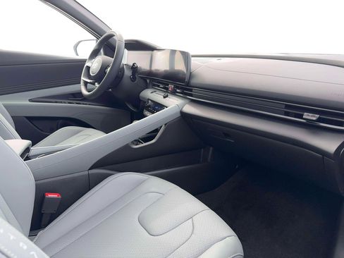 New 2026 Hyundai Elantra Limited FWD image 34