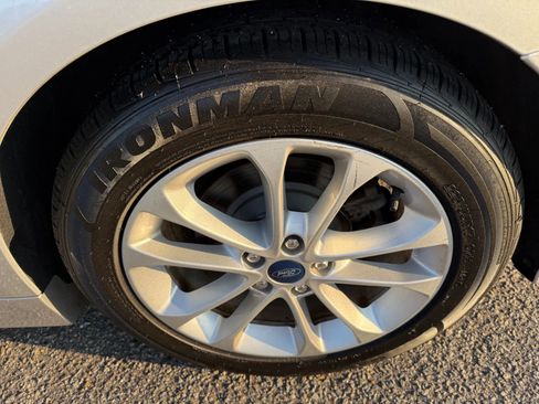 Used 2019 Ford Fusion SE image 46