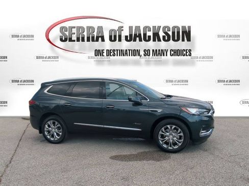 Used 2019 Buick Enclave Avenir w/ Avenir Technology Package FWD image 9