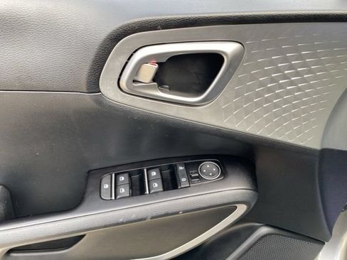 Used 2023 Kia Soul S FWD image 24