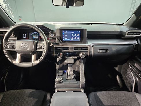 Certified 2025 Toyota 4Runner SR5 AWD/4WD image 10