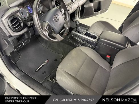 Used 2018 Toyota Tacoma TRD Sport w/ Technology Package AWD/4WD image 20