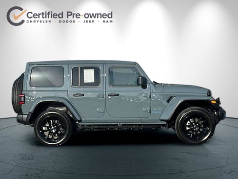Used 2025 Jeep Wrangler Unlimited Sahara w/ Safety Group image 3