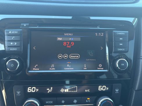 Used 2020 Nissan Rogue SV FWD image 40