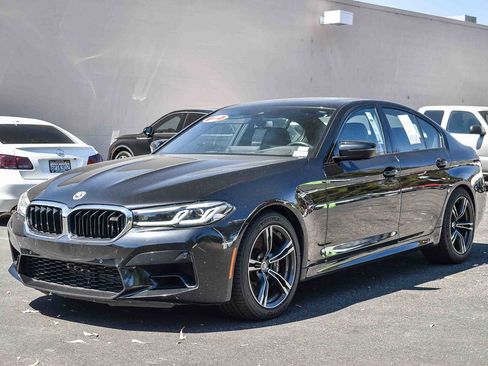Used 2022 BMW M5 image 3