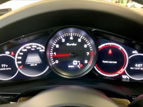 Used 2020 Porsche Cayenne Turbo image 25