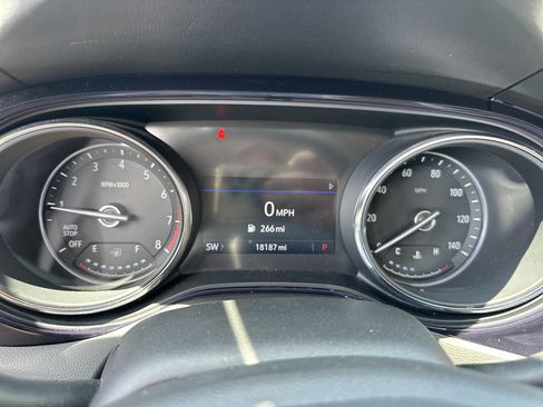 Used 2023 Buick Encore GX Essence w/ Experience Buick Package FWD image 16