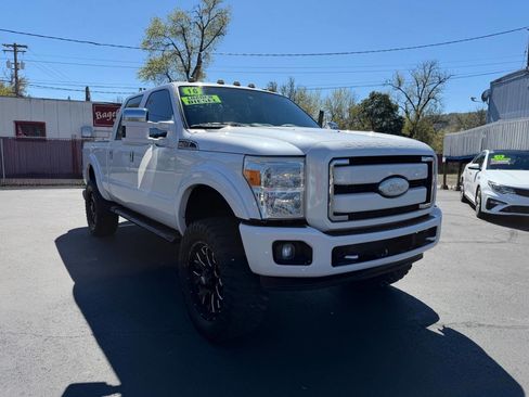 Used 2016 Ford F250 Platinum w/ Platinum Package image 2