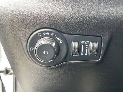 Used 2026 Jeep Compass Limited w/ Limited Altitude Pack AWD/4WD image 34